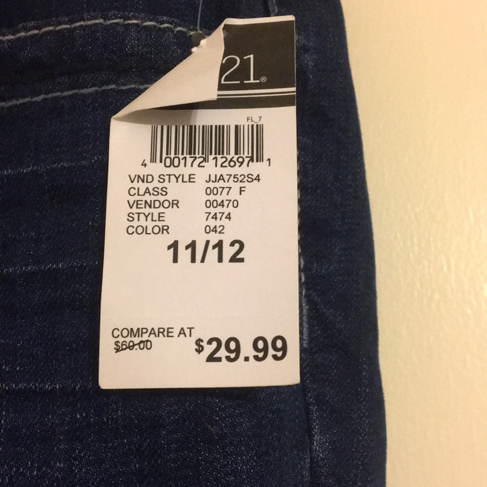 Jeans - Picture 3 of 6